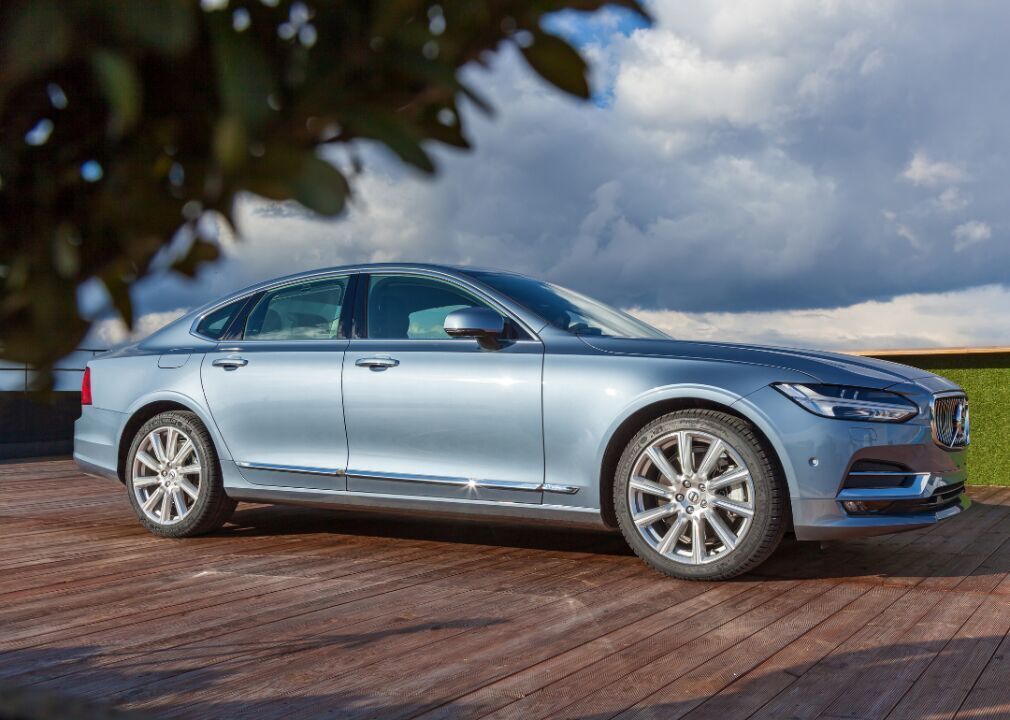 #6. Volvo S90